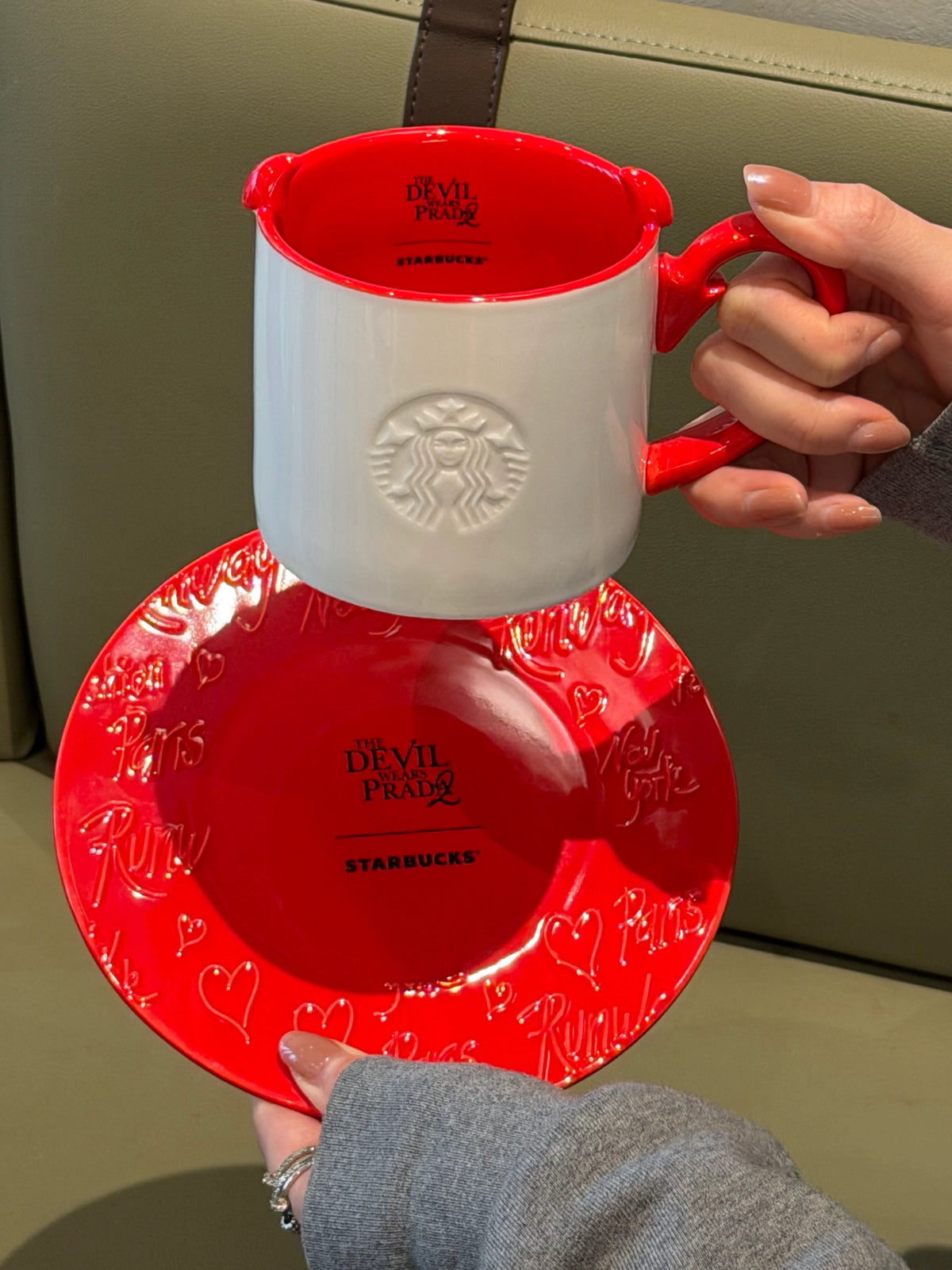 Starbucks The Devil Wears Prada 390ml Red Ceramic Mug Saucer Set on hand